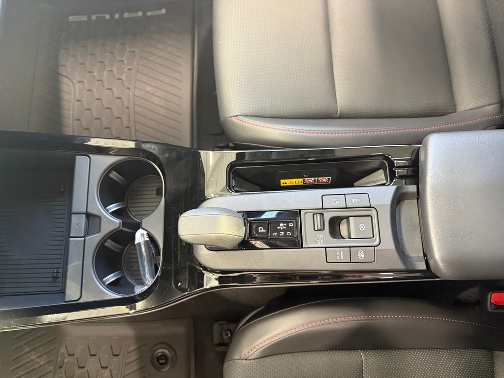 2026 Toyota Prius Plug-In Hybrid XSE Prime in Cowansville, Quebec - 21 - w1024h768px