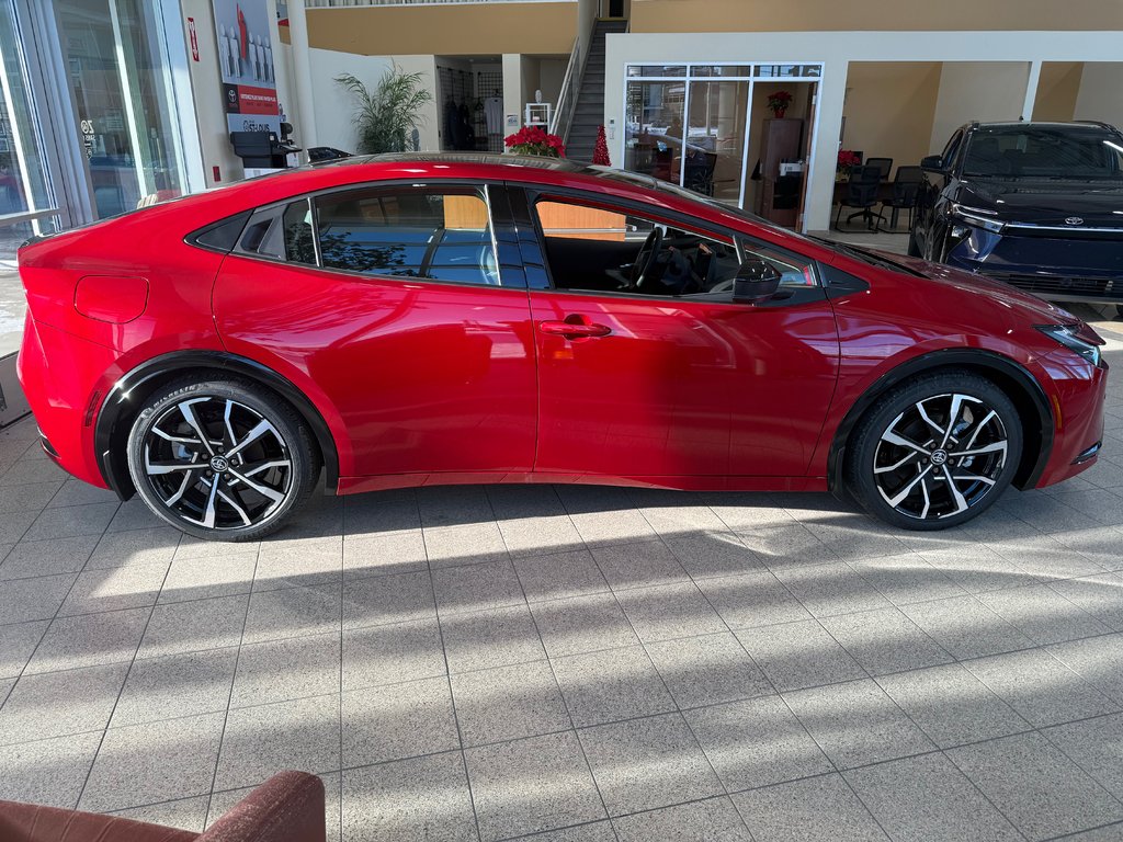 2026 Toyota Prius Plug-In Hybrid XSE Prime in Cowansville, Quebec - 5 - w1024h768px