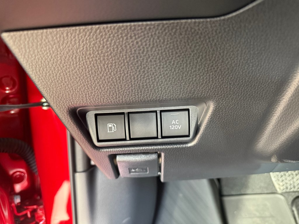 2026 Toyota Prius Plug-In Hybrid XSE Prime in Cowansville, Quebec - 17 - w1024h768px