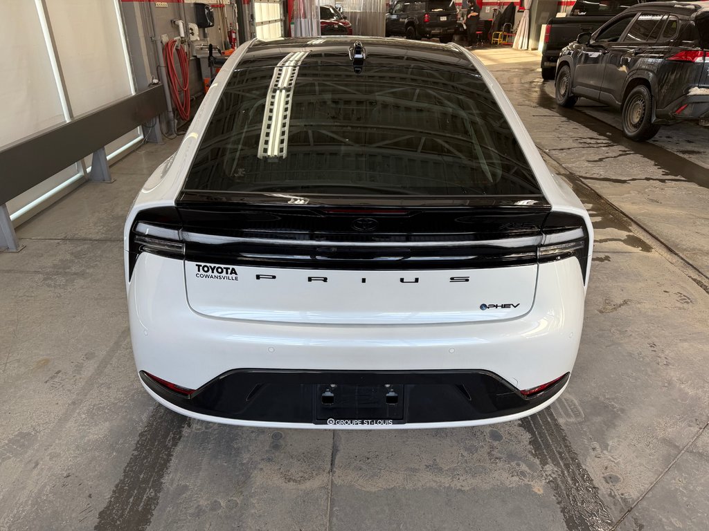 Toyota Prius Plug-In Hybrid Prius Prime Nightshade 2026 à Cowansville, Québec - 8 - w1024h768px