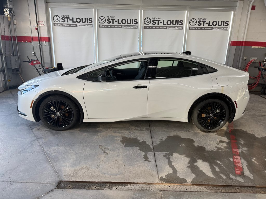 Toyota Prius Plug-In Hybrid Prius Prime Nightshade 2026 à Cowansville, Québec - 3 - w1024h768px