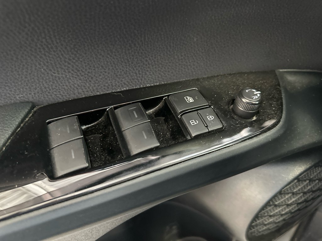 Toyota PRIUS PRIME GroupeTechnologie 2020 à Cowansville, Québec - 11 - w1024h768px