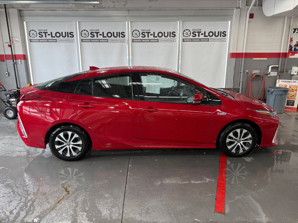 Toyota Prius Prime Upgrade 2020 à Cowansville, Québec - 6 - w1024h768px