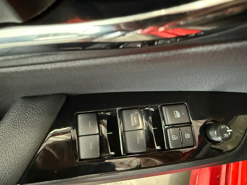 Toyota Prius Prime Upgrade 2020 à Cowansville, Québec - 14 - w1024h768px