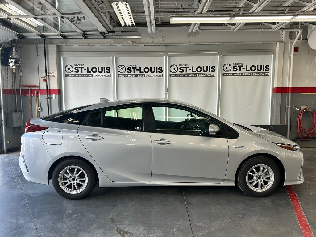 PRIUS PRIME Sièges et volant chauffant - Mag - 2022 à Cowansville, Québec - 6 - w1024h768px