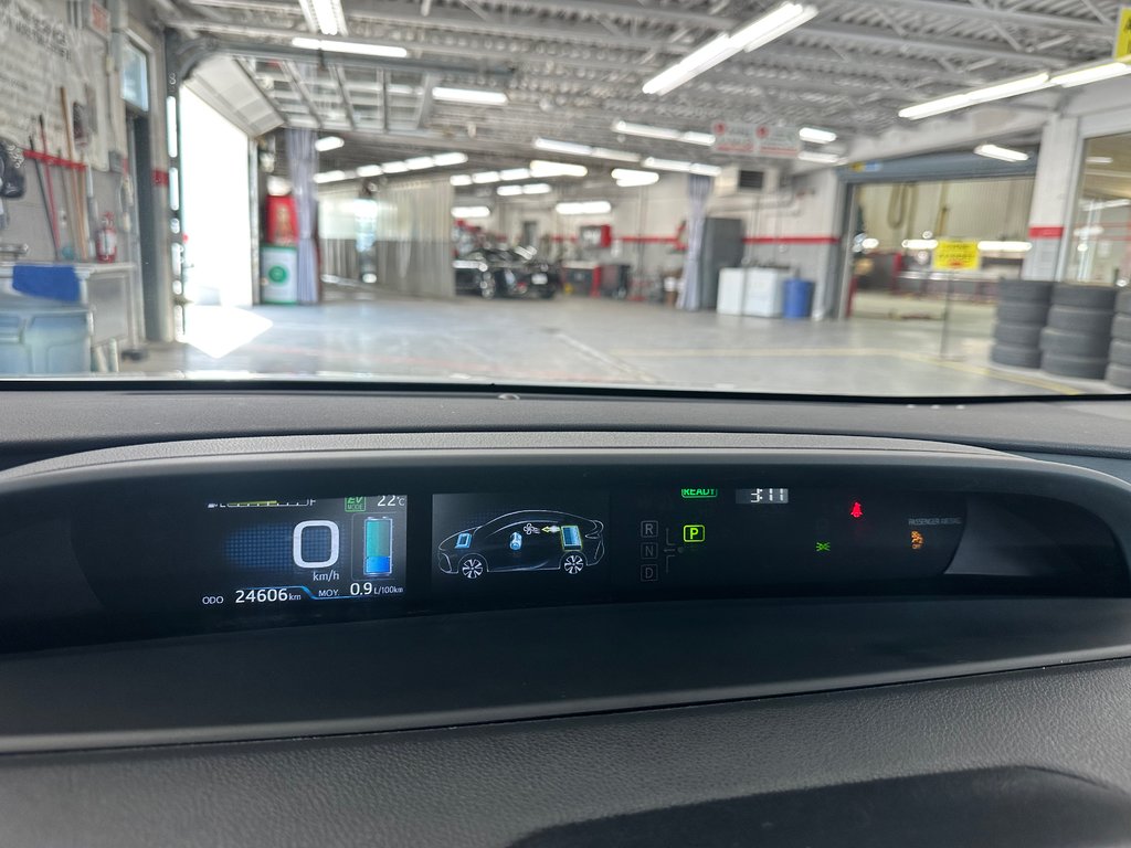 2022  PRIUS PRIME Sièges et volant chauffant - Mag - in Cowansville, Quebec - 28 - w1024h768px