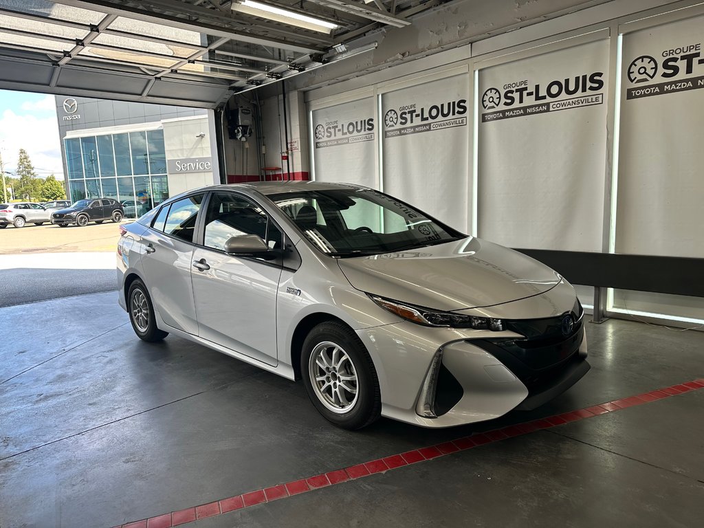 2022  PRIUS PRIME Sièges et volant chauffant - Mag - in Cowansville, Quebec - 7 - w1024h768px