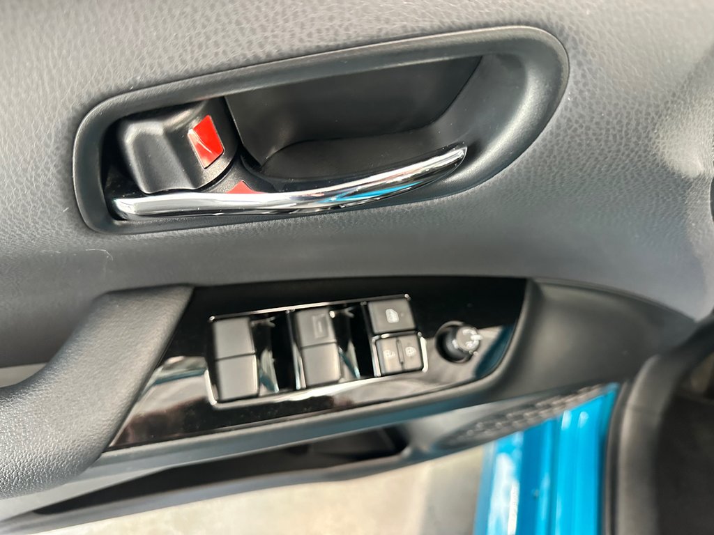 2022  PRIUS PRIME Volant et sièges chauffants-Mags in Cowansville, Quebec - 15 - w1024h768px