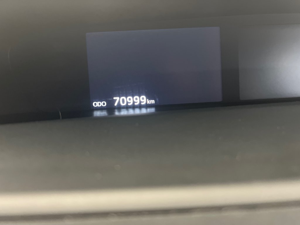 2022 Toyota PRIUS PRIME Garantie Platine 100000 km in Cowansville, Quebec - 37 - w1024h768px
