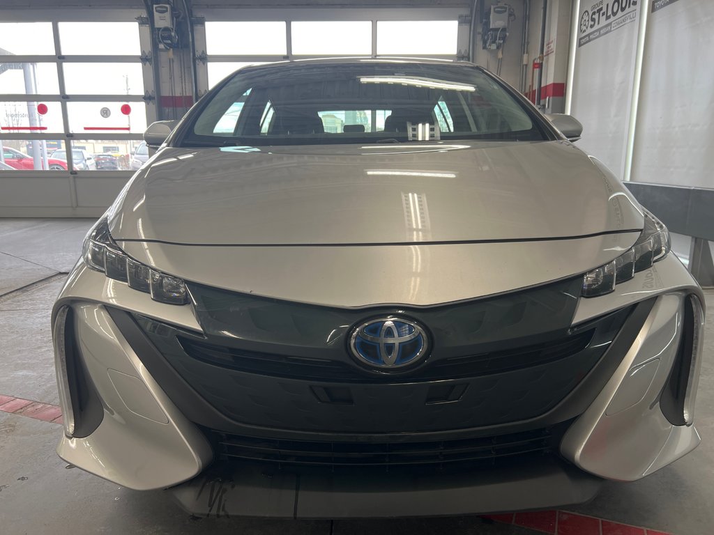 2022 Toyota PRIUS PRIME Garantie Platine 100000 km in Cowansville, Quebec - 16 - w1024h768px
