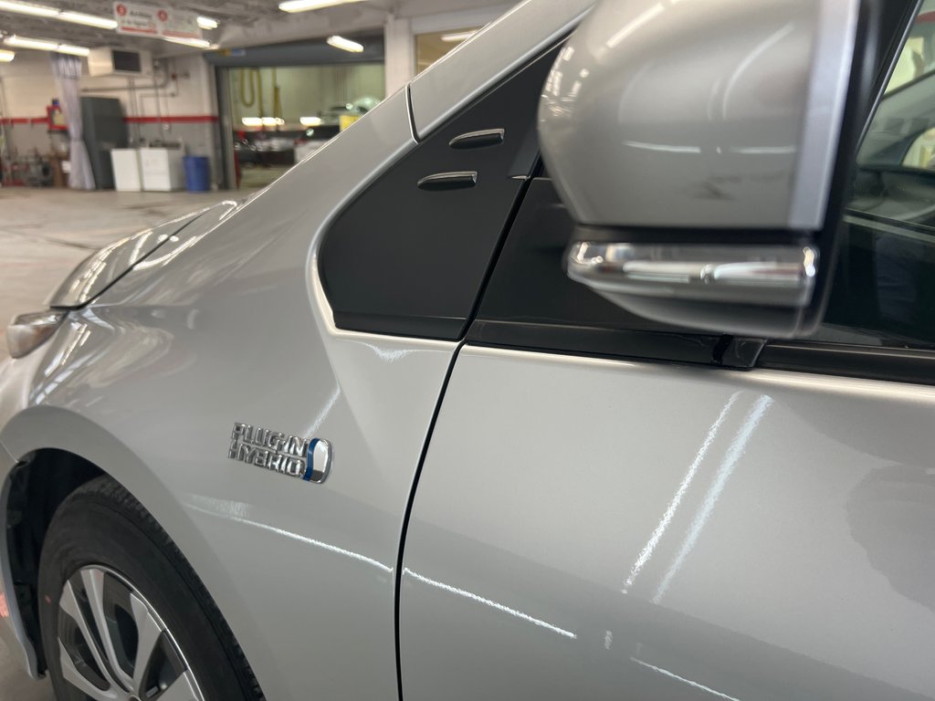 2022 Toyota PRIUS PRIME Garantie Platine 100000 km in Cowansville, Quebec - 13 - w1024h768px