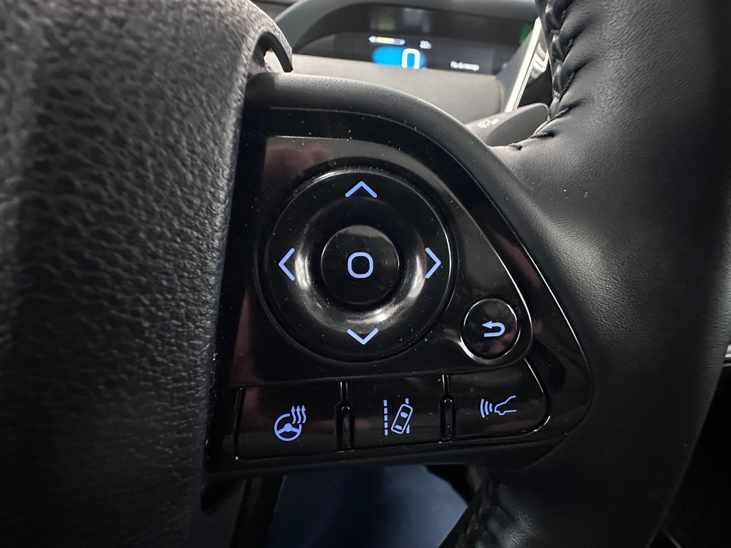 2022 Toyota PRIUS PRIME Base Sièges et volant chauffants / Caméra de recul in Cowansville, Quebec - 22 - w1024h768px