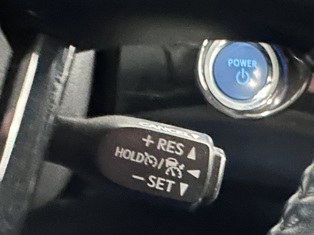 2022 Toyota PRIUS PRIME Base Sièges et volant chauffants / Caméra de recul in Cowansville, Quebec - 23 - w1024h768px