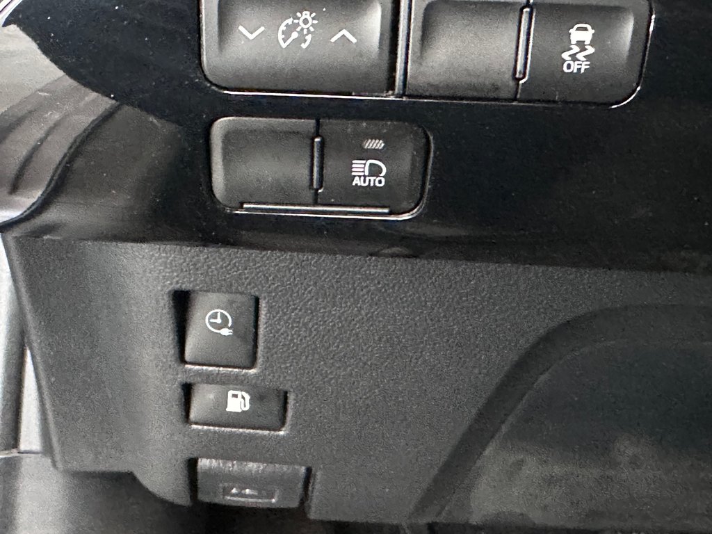 2022 Toyota PRIUS PRIME Base Sièges et volant chauffants / Caméra de recul in Cowansville, Quebec - 19 - w1024h768px