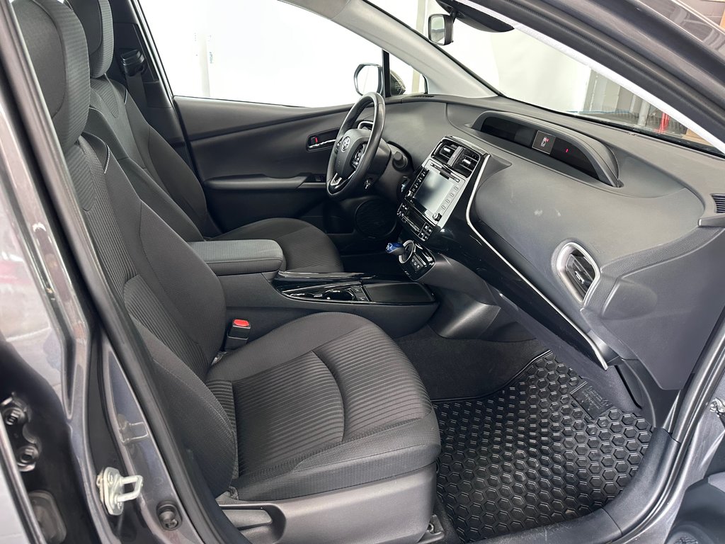 2022 Toyota PRIUS PRIME Base Sièges et volant chauffants / Caméra de recul in Cowansville, Quebec - 14 - w1024h768px