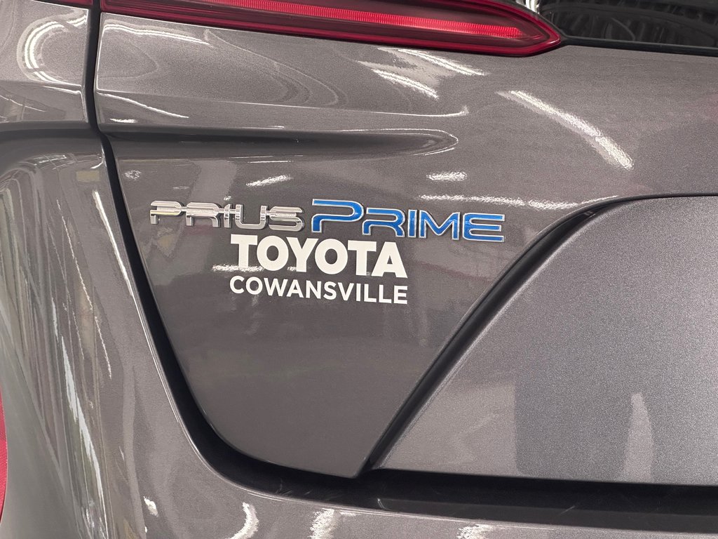 2022 Toyota PRIUS PRIME Base Sièges et volant chauffants / Caméra de recul in Cowansville, Quebec - 5 - w1024h768px