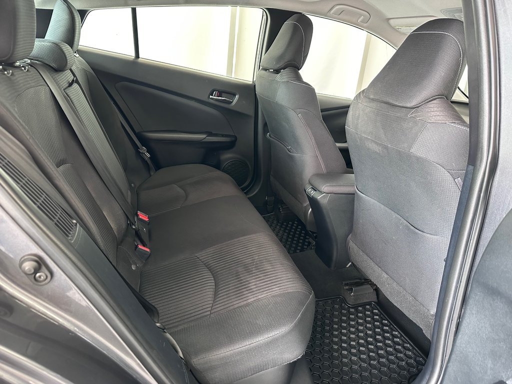 2022 Toyota PRIUS PRIME Base Sièges et volant chauffants / Caméra de recul in Cowansville, Quebec - 13 - w1024h768px