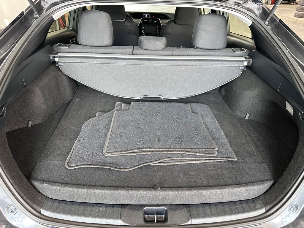 2022 Toyota PRIUS PRIME Base Sièges et volant chauffants / Caméra de recul in Cowansville, Quebec - 10 - w1024h768px