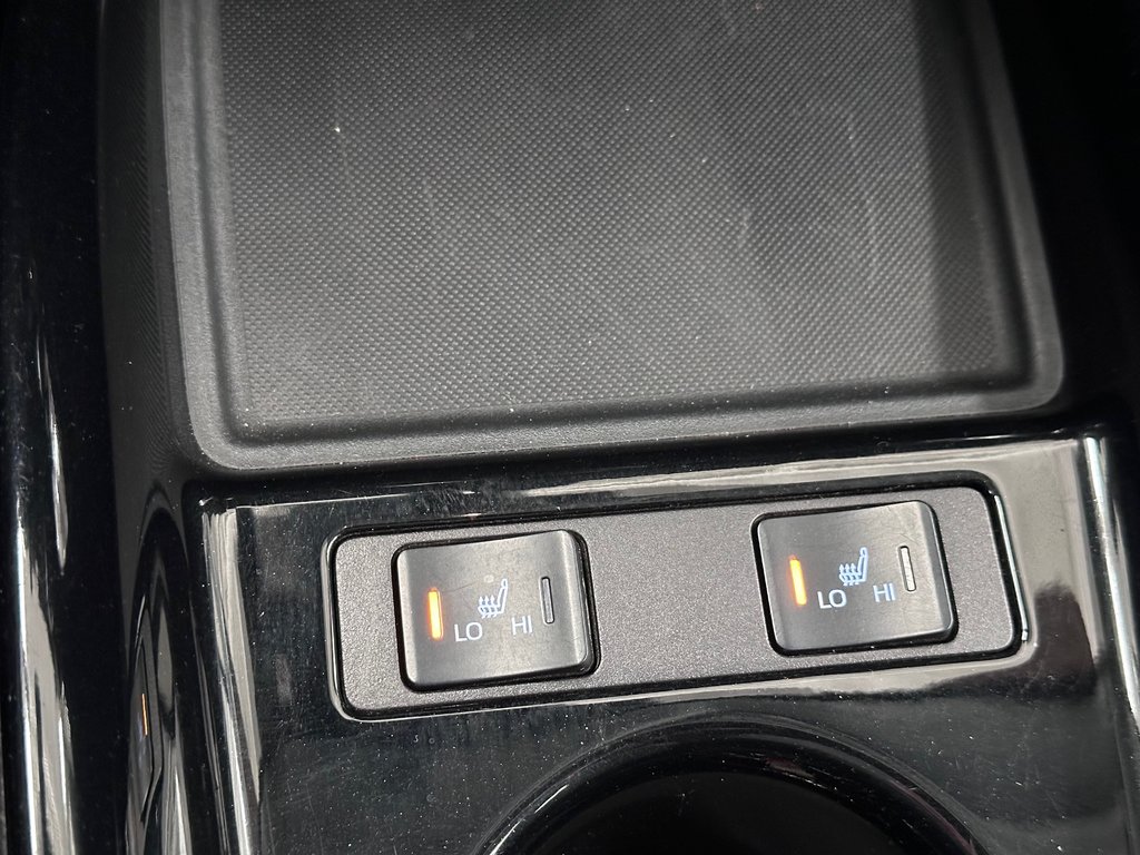 2022 Toyota PRIUS PRIME Base Sièges et volant chauffants / Caméra de recul in Cowansville, Quebec - 20 - w1024h768px