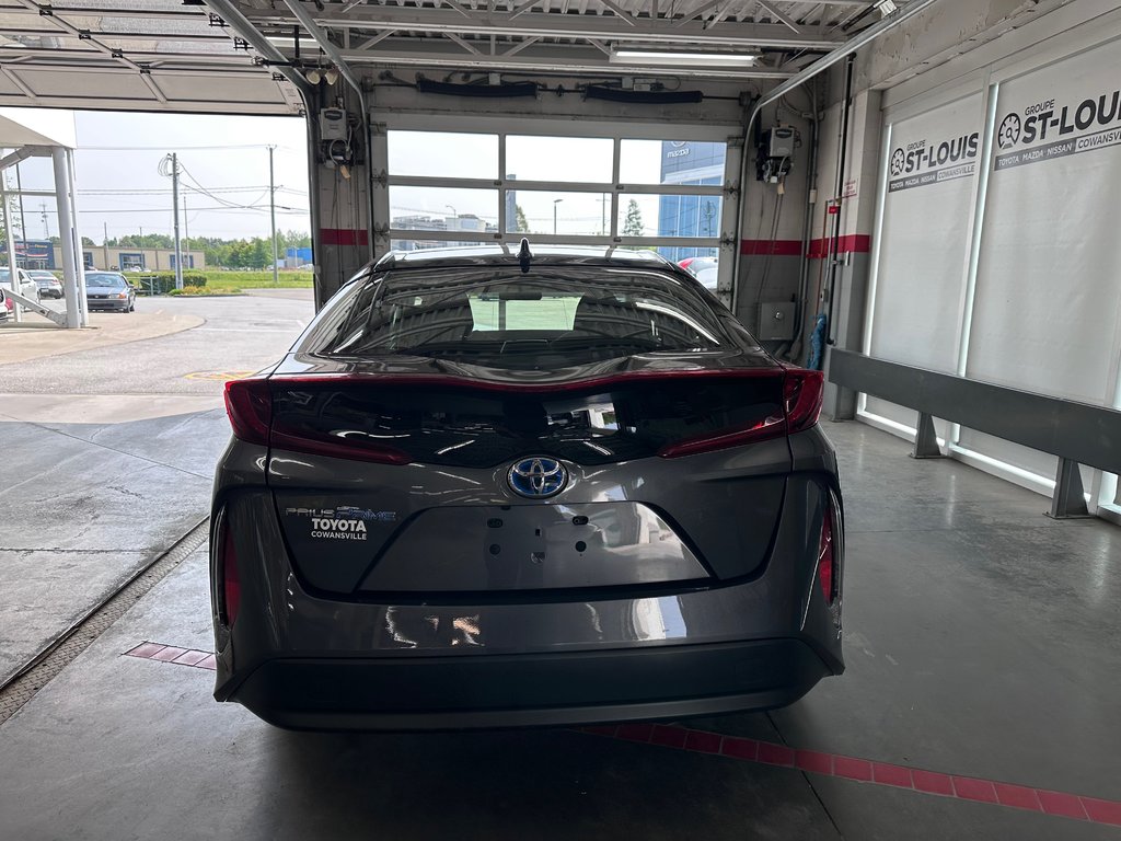 2022 Toyota PRIUS PRIME Base Sièges et volant chauffants / Caméra de recul in Cowansville, Quebec - 4 - w1024h768px