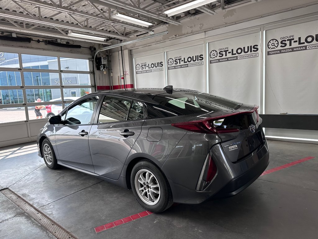 2022 Toyota PRIUS PRIME Base Sièges et volant chauffants / Caméra de recul in Cowansville, Quebec - 3 - w1024h768px