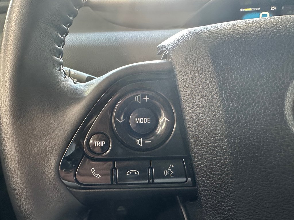 Toyota PRIUS PRIME UPGRADE 2022 à Cowansville, Québec - 9 - w1024h768px
