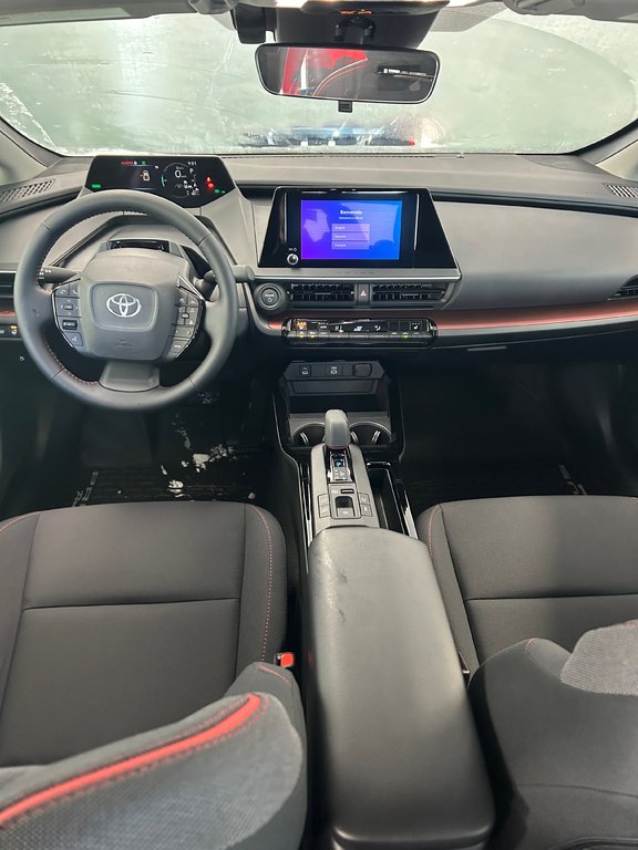 2024 Toyota PRIUS PRIME SE in Cowansville, Quebec - 14 - w1024h768px