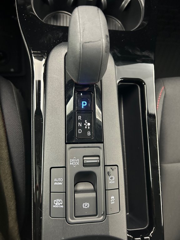 2024 Toyota PRIUS PRIME SE in Cowansville, Quebec - 28 - w1024h768px