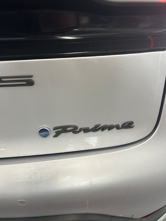 2024 Toyota PRIUS PRIME SE in Cowansville, Quebec - 5 - w1024h768px