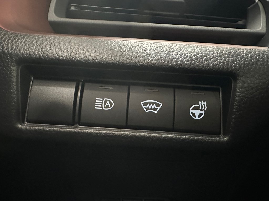Toyota PRIUS PRIME SE 2024 à Cowansville, Québec - 8 - w1024h768px