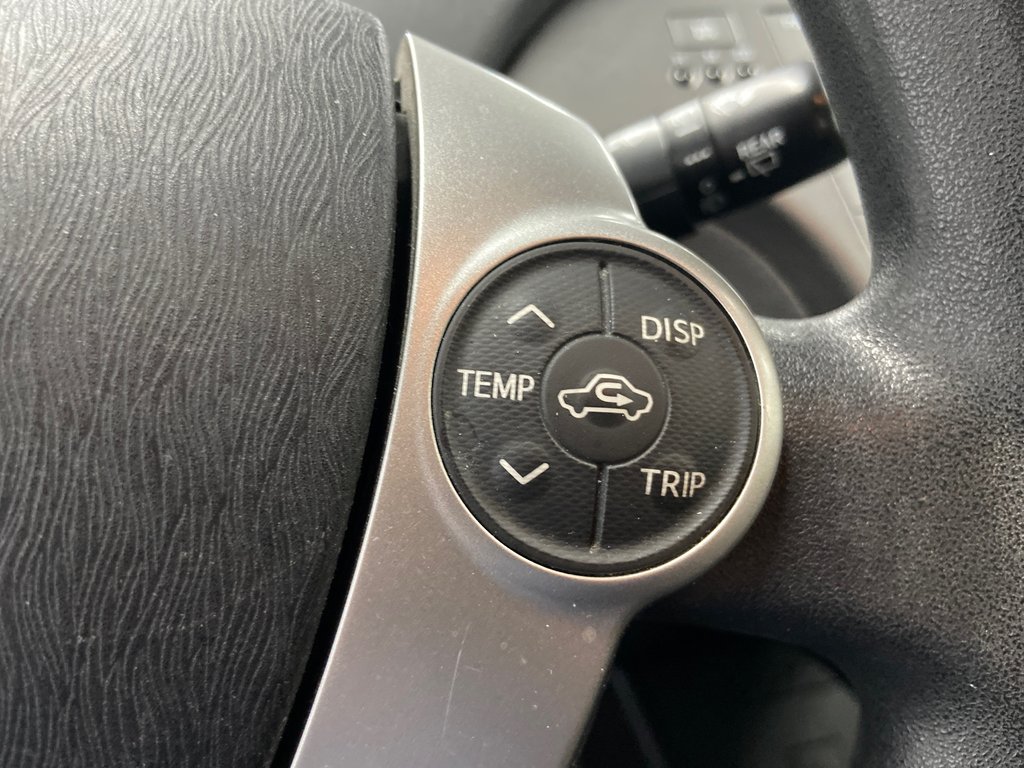 2013 Toyota Prius Base in Cowansville, Quebec - 28 - w1024h768px