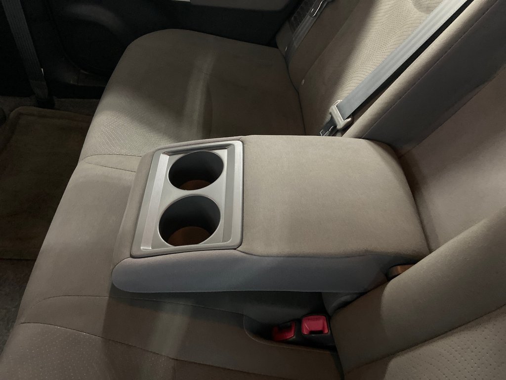 2013 Toyota Prius Base in Cowansville, Quebec - 20 - w1024h768px