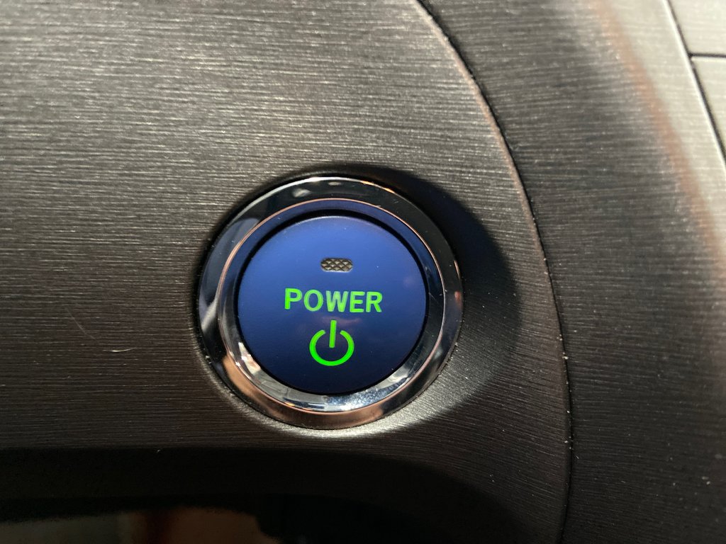 2013 Toyota Prius Base in Cowansville, Quebec - 32 - w1024h768px