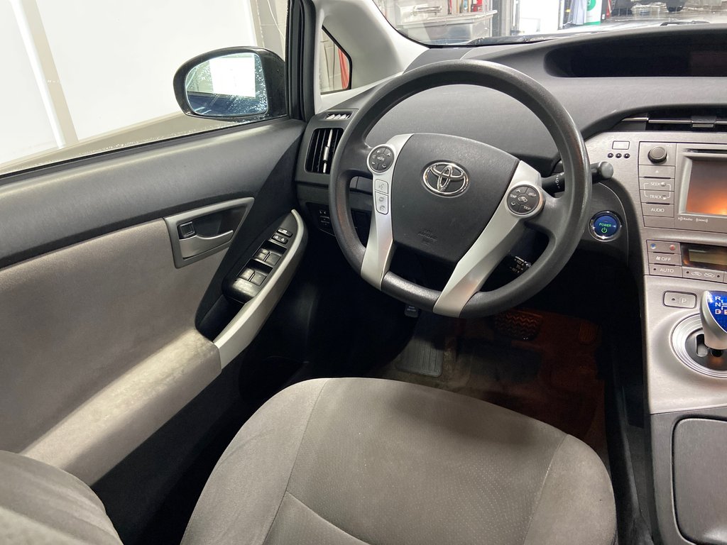 2013 Toyota Prius Base in Cowansville, Quebec - 23 - w1024h768px