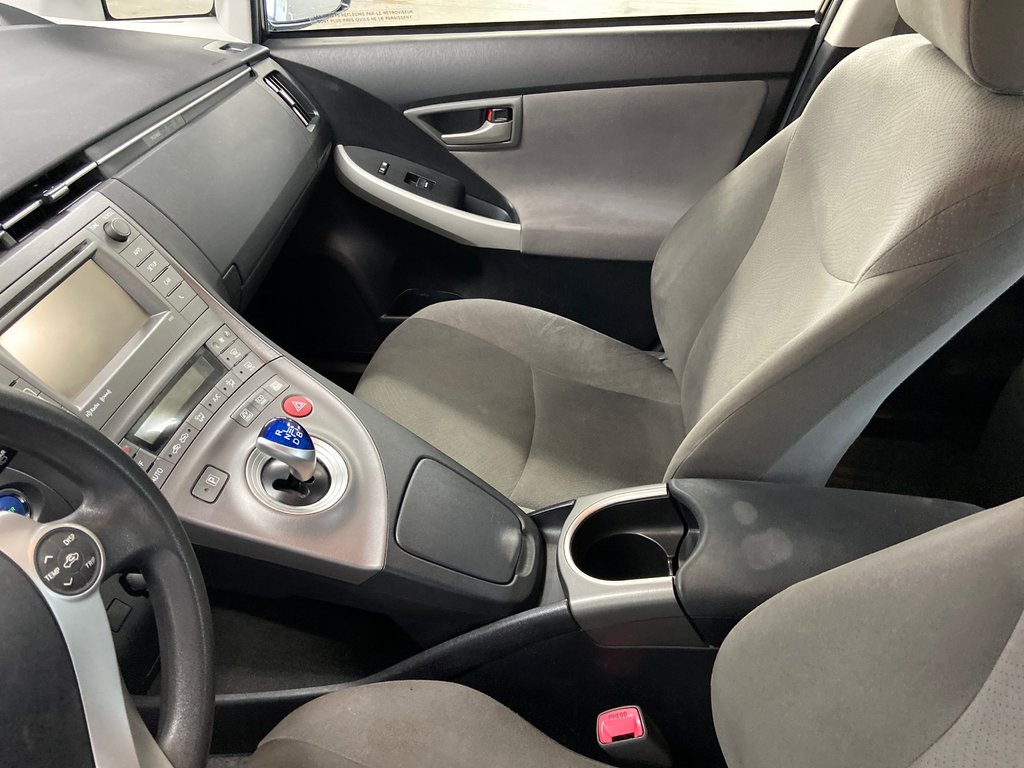 2013 Toyota Prius Base in Cowansville, Quebec - 40 - w1024h768px