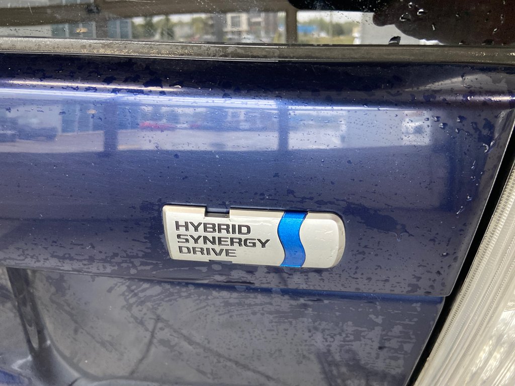2013 Toyota Prius Base in Cowansville, Quebec - 15 - w1024h768px
