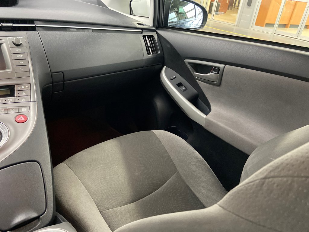 2013 Toyota Prius Base in Cowansville, Quebec - 22 - w1024h768px
