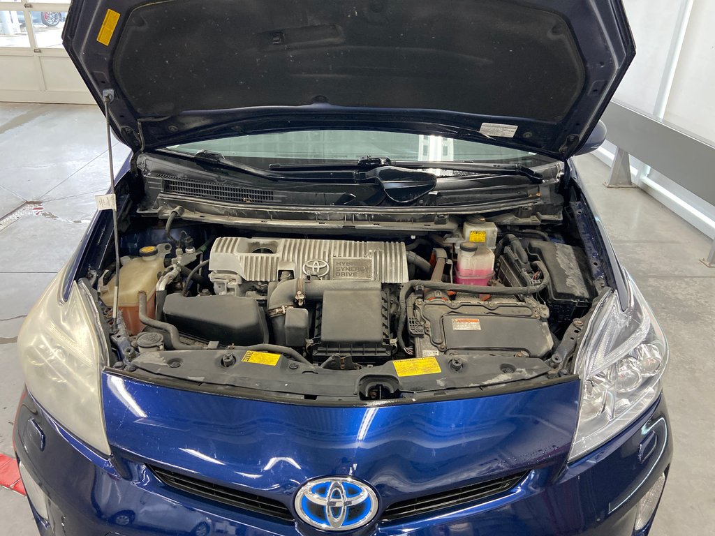 2013 Toyota Prius Base in Cowansville, Quebec - 41 - w1024h768px
