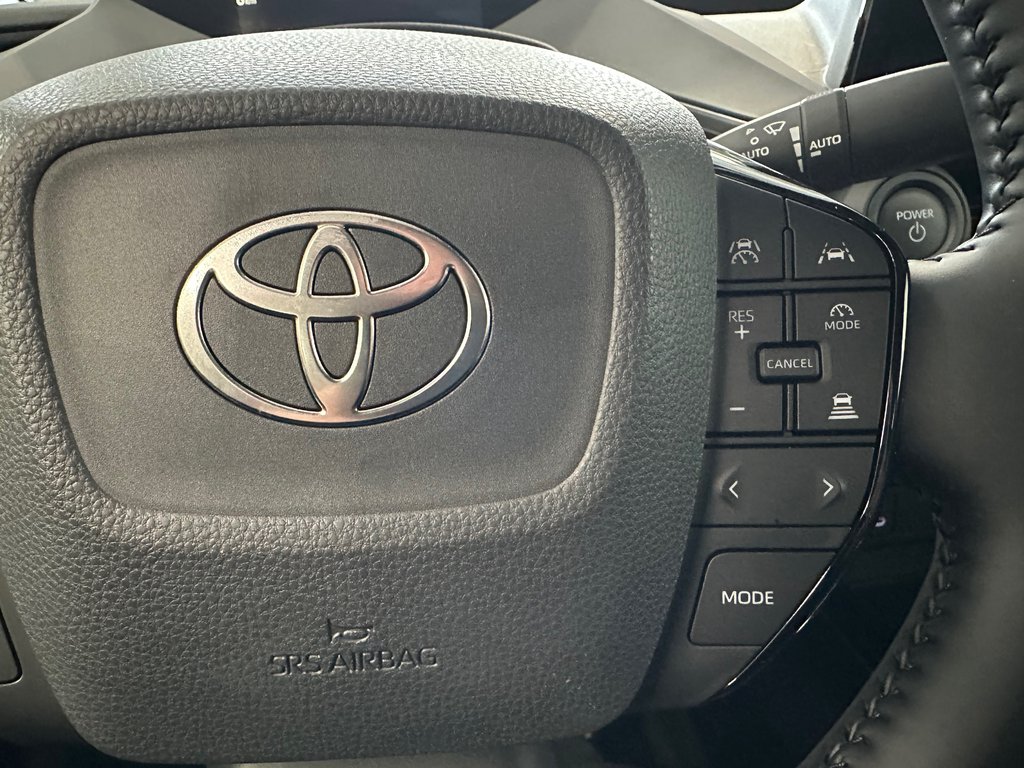 2024 Toyota Prius XLE in Cowansville, Quebec - 25 - w1024h768px