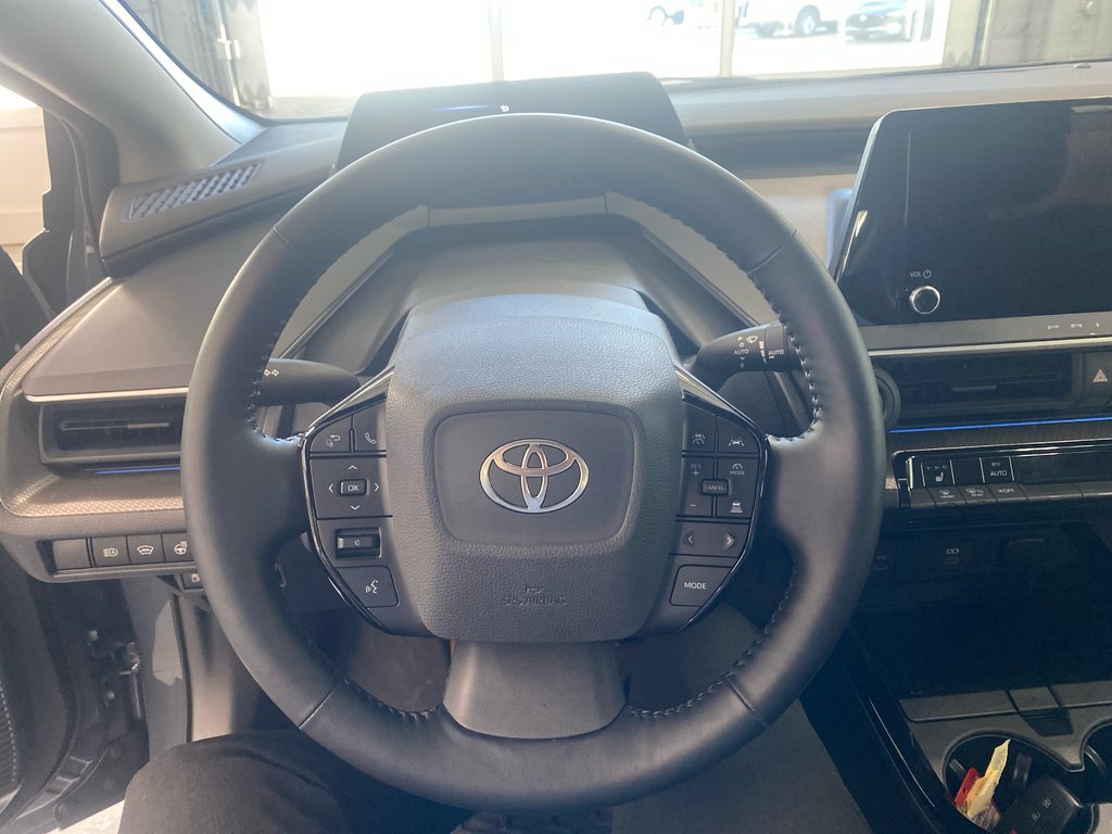 2024 Toyota Prius XLE AWD in Cowansville, Quebec - 55 - w1024h768px