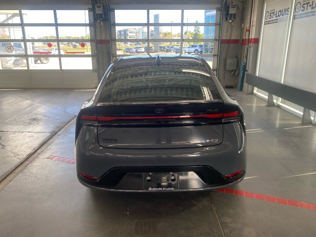 2024 Toyota Prius XLE AWD in Cowansville, Quebec - 44 - w1024h768px