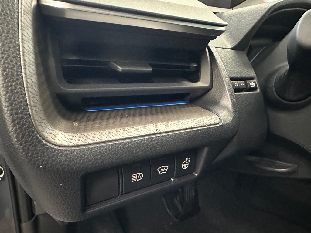 2024 Toyota Prius XLE in Cowansville, Quebec - 35 - w1024h768px