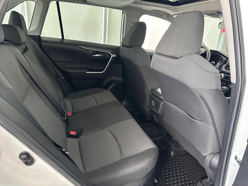 Toyota RAV4 Hybrid XLE - Toit - Mags - Hayon et siège électrque 2022 à Cowansville, Québec - 15 - w1024h768px