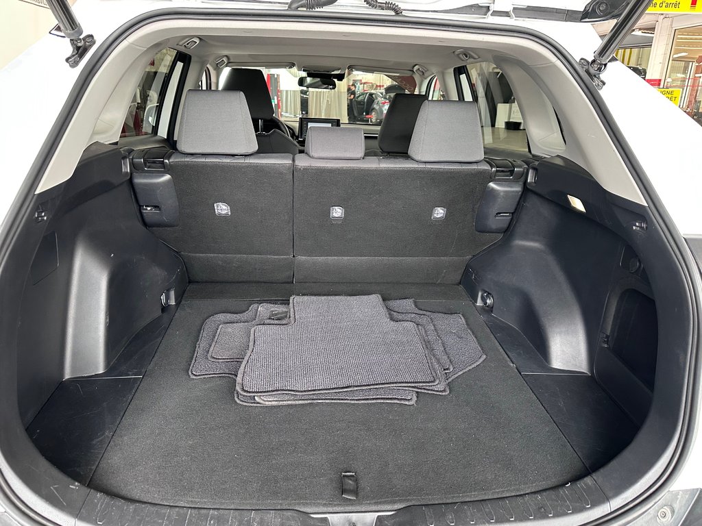 Toyota RAV4 Hybrid XLE - Toit - Mags - Hayon et siège électrque 2022 à Cowansville, Québec - 11 - w1024h768px