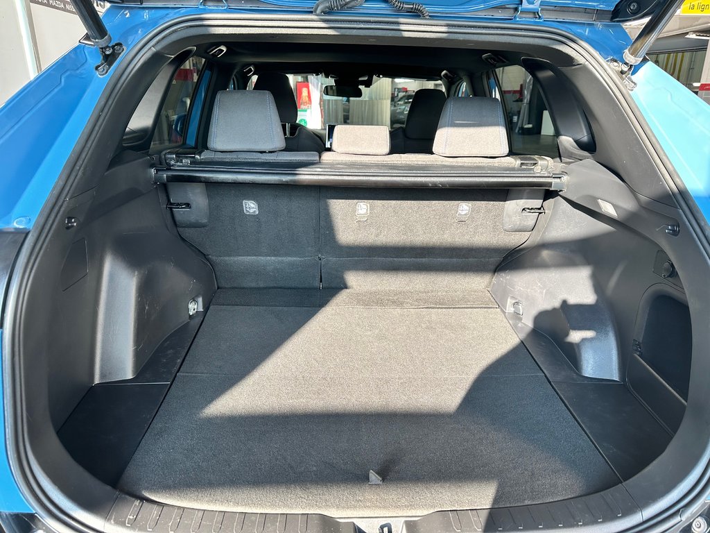 RAV4 Hybrid Hybrid SE Mag Toit Hayon électrique 2023 à Cowansville, Québec - 9 - w1024h768px