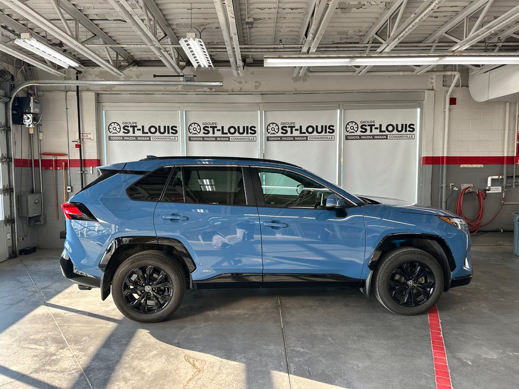 RAV4 Hybrid Hybrid SE Mag Toit Hayon électrique 2023 à Cowansville, Québec - 6 - w1024h768px