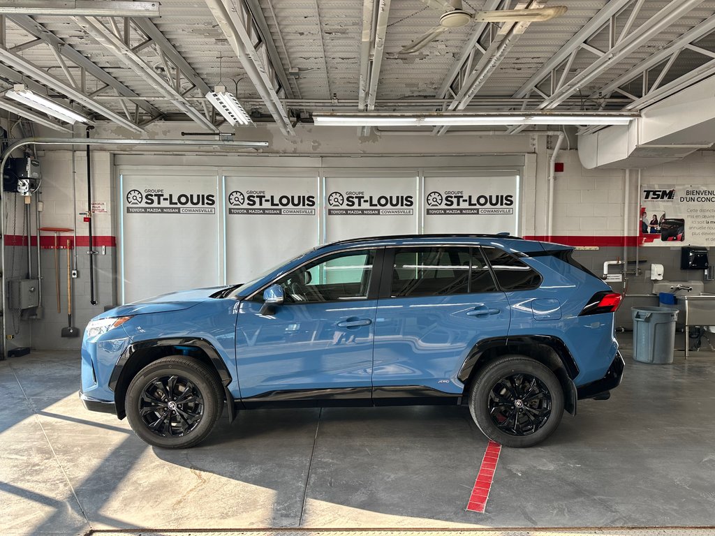 RAV4 Hybrid Hybrid SE Mag Toit Hayon électrique 2023 à Cowansville, Québec - 2 - w1024h768px