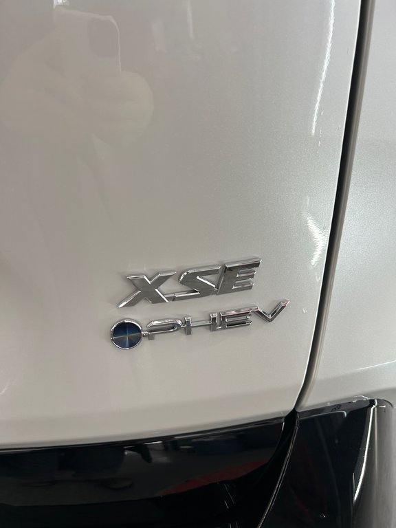 2025 Toyota RAV4 PLUG-IN HYBRID XSE AWD in Cowansville, Quebec - 5 - w1024h768px