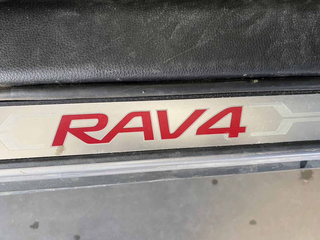 2021  RAV4 Prime SE AWD | HYBRIDE BRANCHABLE in Cowansville, Quebec - 17 - w1024h768px
