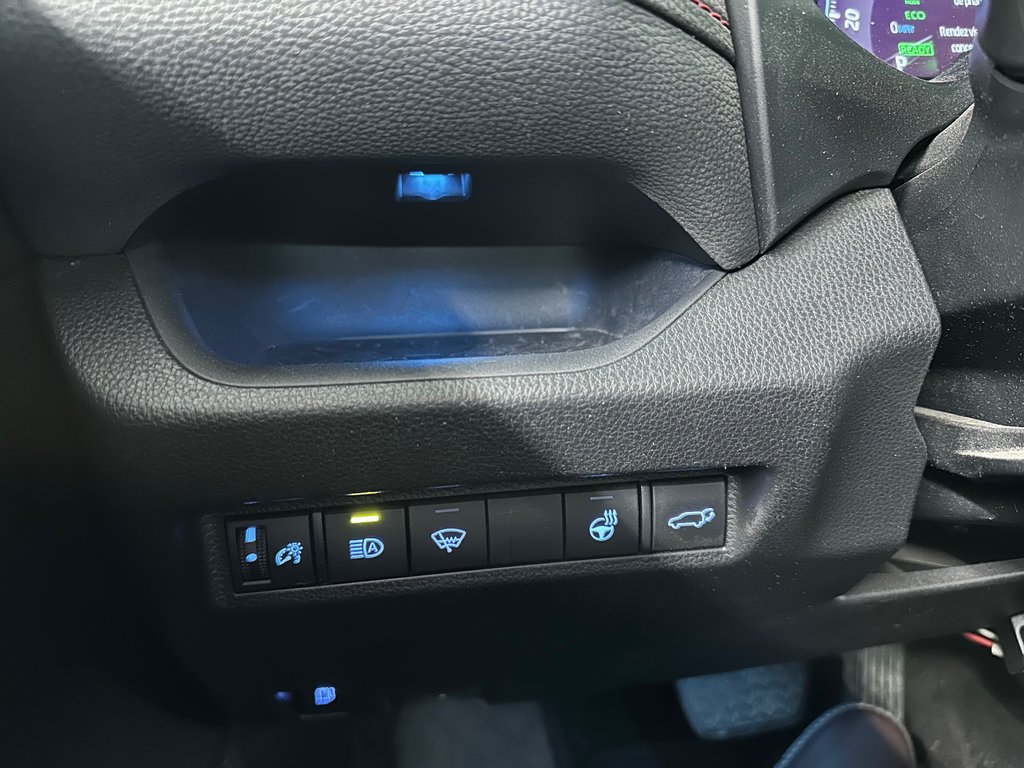 2021 Toyota RAV4 Prime XSE in Cowansville, Quebec - 15 - w1024h768px